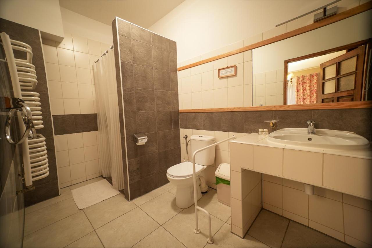 Gościniec Dębowa Gazdówka Ustrzyki Dolne Exterior foto