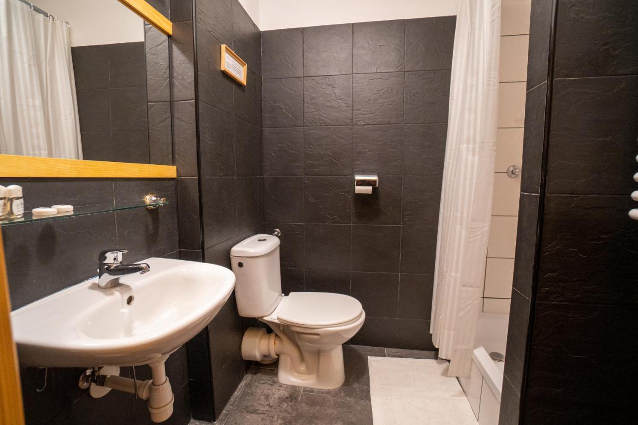 Gościniec Dębowa Gazdówka Ustrzyki Dolne Exterior foto