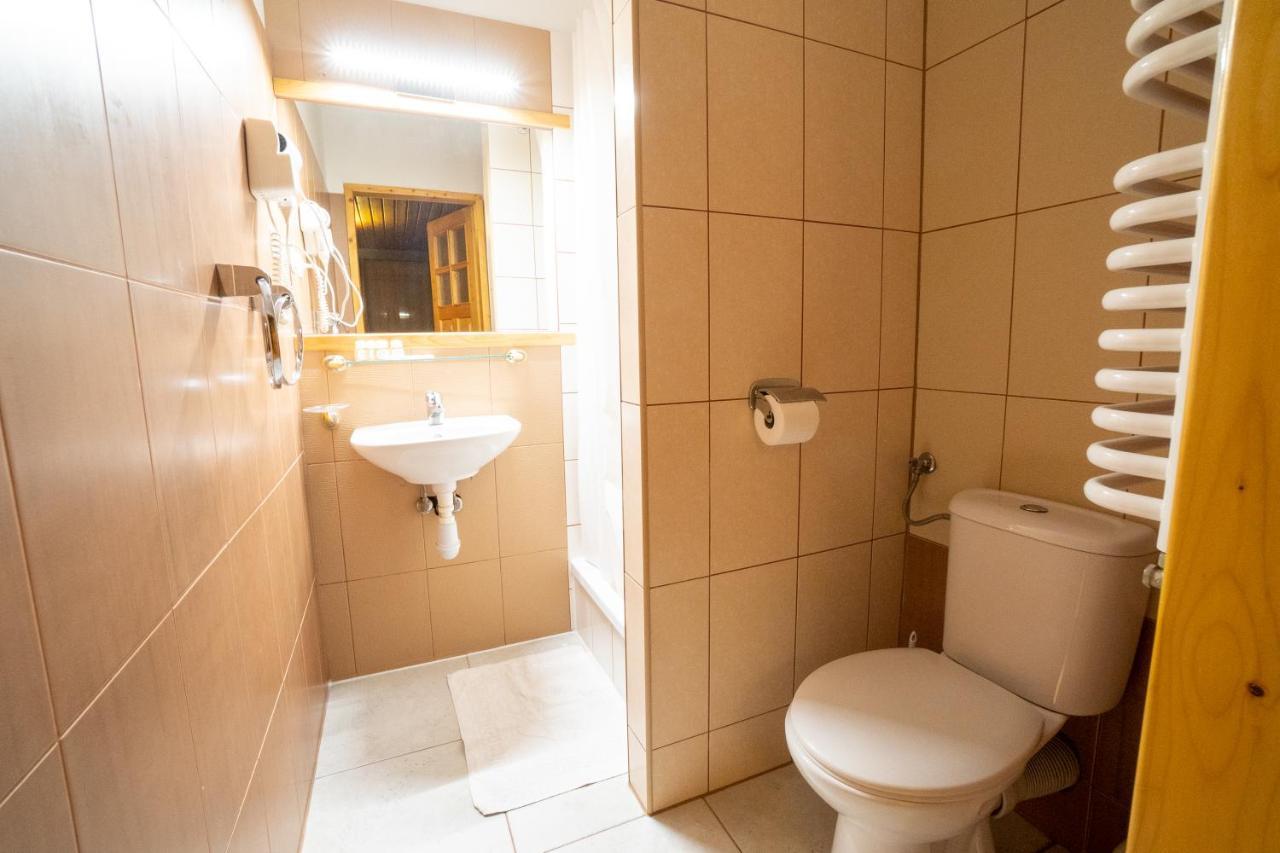 Gościniec Dębowa Gazdówka Ustrzyki Dolne Exterior foto