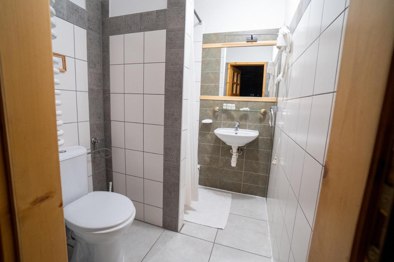Gościniec Dębowa Gazdówka Ustrzyki Dolne Exterior foto